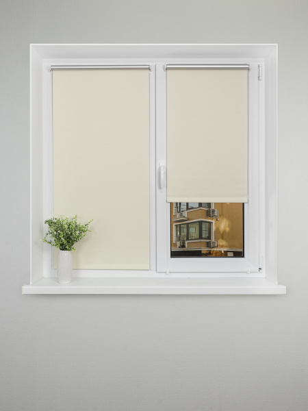 Рулонная штора Блэкаут LM 68-03 «Симпл» Бежевая